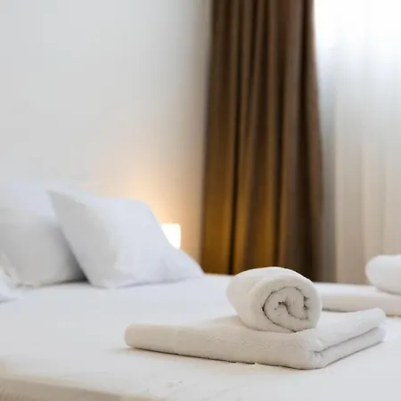 Saluti Near Old Town With Sea View&parking Apartment Split