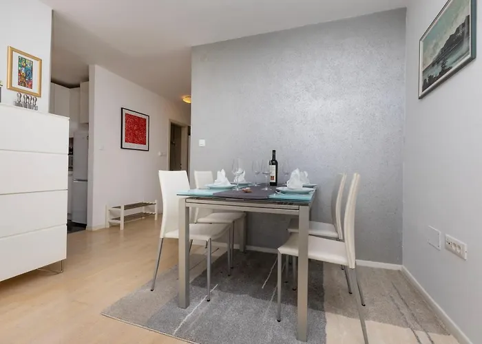 Saluti Near Old Town With Sea View&parking Lejlighed