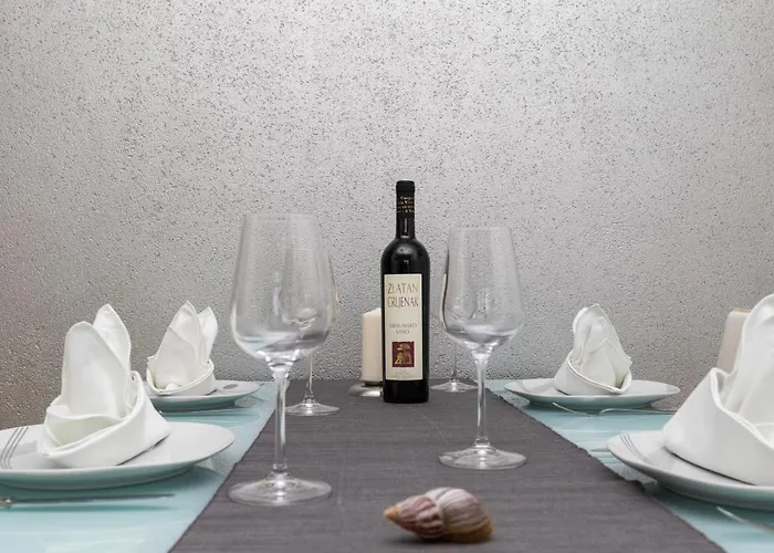 Saluti Near Old Town With Sea View&parking Split