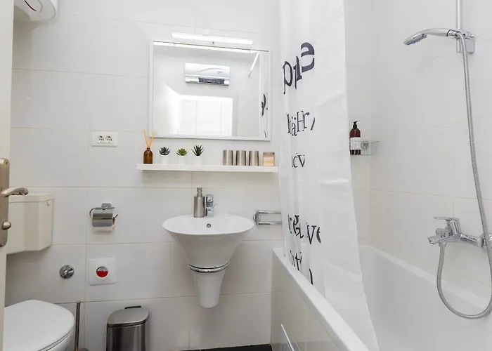 Saluti Near Old Town With Sea View&parking