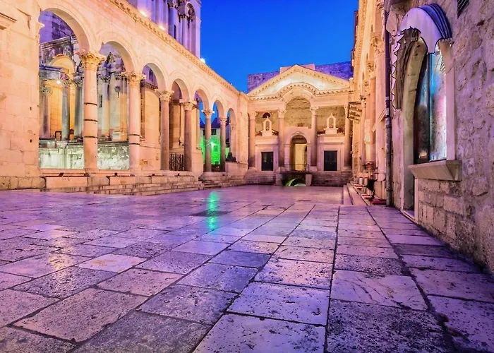 Saluti Near Old Town With Sea View&parking Split